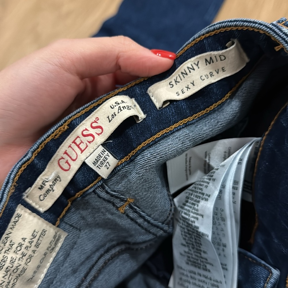 Guess Jeans - Picture 3 of 4